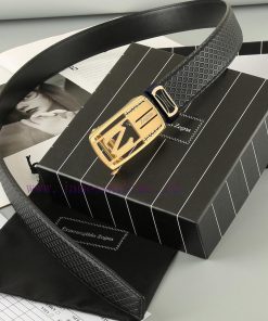 MADE IN ITALYComplete setJohnny'sBuckle material: Two tone pure steel buckleThe front of the eflag6zi