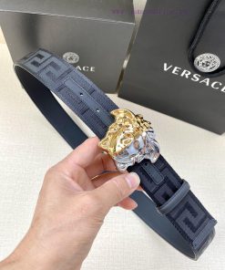 Width 3.8cm Versace This satin belt from Versace has a very casual style, adorned with the i 4jl0i0kt