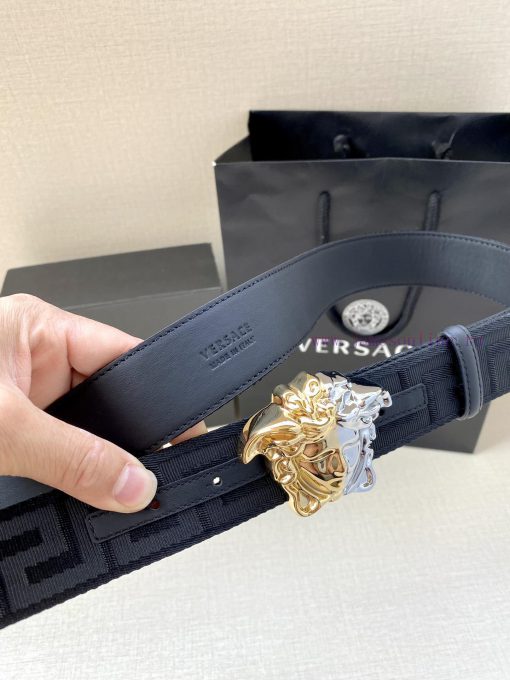 Width 3.8cm Versace This satin belt from Versace has a very casual style, adorned with the i 4jl0i0kt - Image 3
