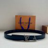 The 3.0-wide Pretty LV double-sided belt features a dazzling metal carved LV Initiales buckl m9pvr00r