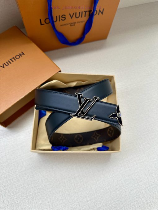 The 3.0-wide Pretty LV double-sided belt features a dazzling metal carved LV Initiales buckl m9pvr00r - Image 5