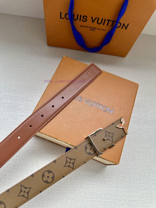 The 3.0-wide Pretty LV double-sided belt features a dazzling metal carved LV Initiales buckl j4m2pvw8 - Image 7