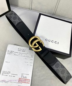 The Gucci belt with a width of 4.0cm made a stunning debut in the 2020 early autumn collecti 84bd7apx