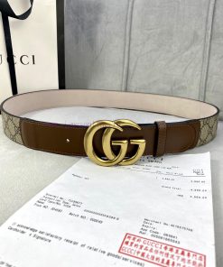 The Gucci belt with a width of 4.0cm made a stunning debut in the 2020 early autumn collecti 7sug9a2d