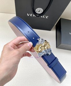 Width 4.0cm Versace Versace This soft belt is adorned with a 3D Medusa belt buckle, which ca 67x9ggie