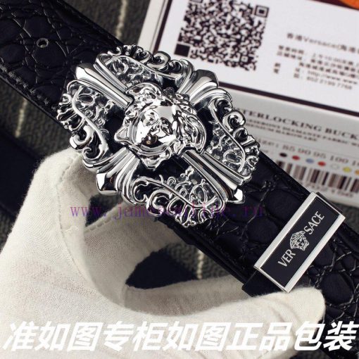 Versace Ver... sace ️ Crocodile patternIdentify and receive a punch as a giftThe material is r0njlnx4