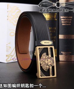 Give a genuine crocodile claw keychain as a giftComplete setVERSACEBuckle material: high-qua vd76oerg