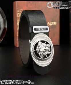Give away a pure steel keychain as a giftComplete setVERSACEBuckle material: high-quality so car4c0d0