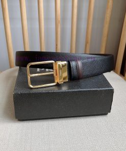 PRADA's reversible waist belt features the iconic Saffiano leather belt on one side, paired 753dhggh