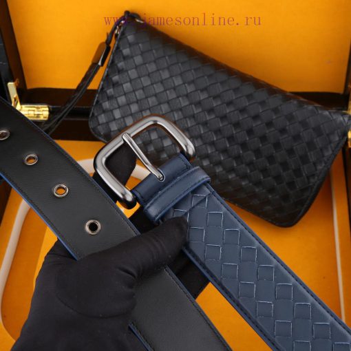 MADE IN ITALYWooden box with accompanying picturesBV (Belt and Wallet Set)The material of th u7ehef1f - Image 9