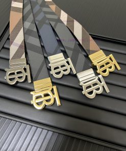 Burberry. BurberryA complete set of high-quality tail clip fasteners with a width of 35mm, p jl512i7m