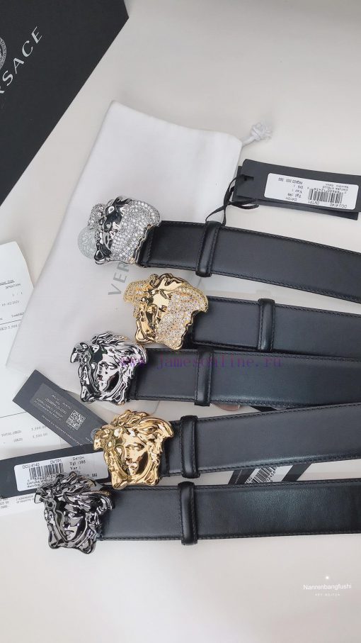 This leather belt is adorned with the iconic Versace Medusa avatar buckle, highlighting its sp2le2xt - Image 10