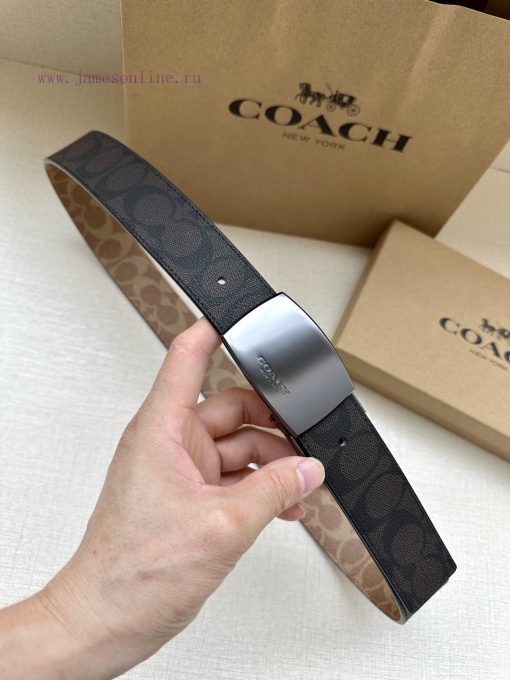 The 3.7cm wide COACH double-sided waist belt is made of one side of black/khaki fabric and c vrz97rdo
