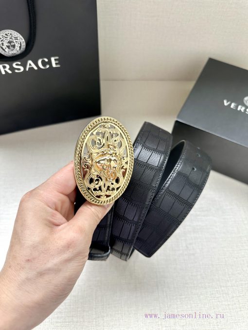 The 3D hollowed out Medusa on the Versace head logo waistband buckle with a width of 4.0cm g 0qt3c860 - Image 3