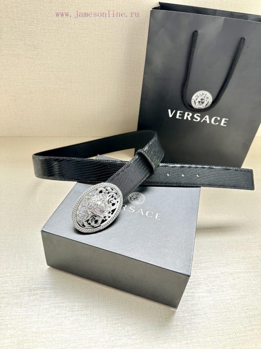 The 3D hollowed out Medusa on the Versace head logo waistband buckle with a width of 4.0cm g lifs7b0r - Image 3