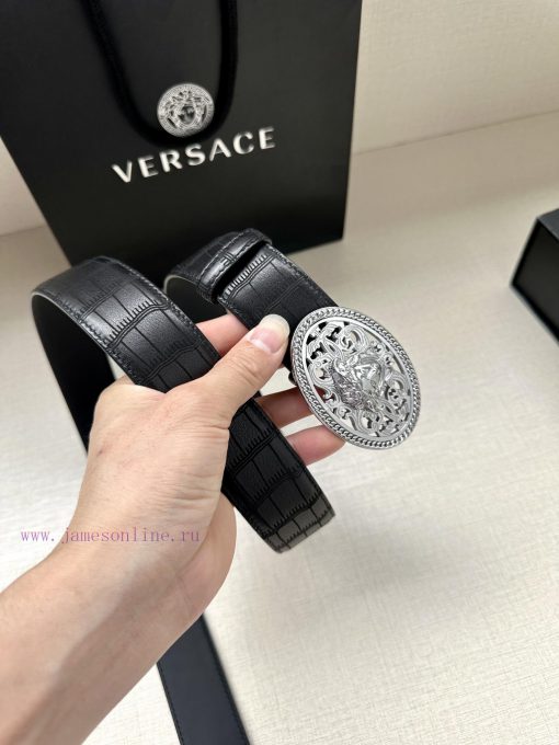 The 3D hollowed out Medusa on the Versace head logo waistband buckle with a width of 4.0cm g 0qt3c860 - Image 8