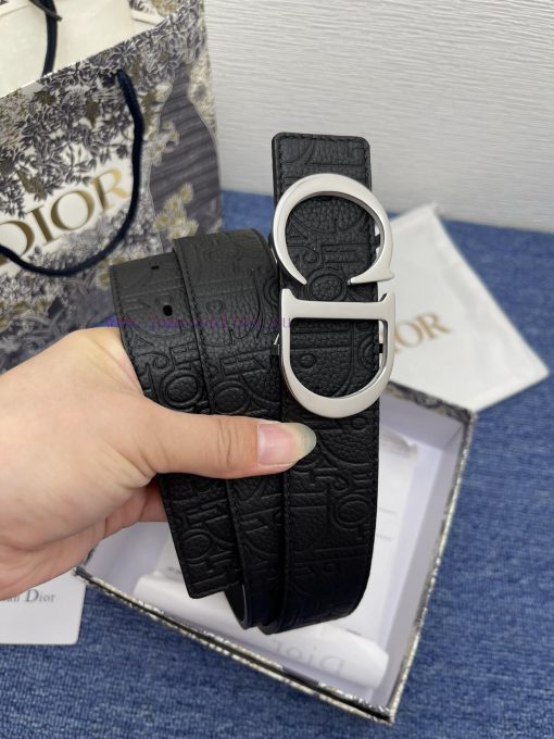 This 35mm double-sided belt from Dior combines elegant temperament with modern style. On one m9nuzm9s - Image 3