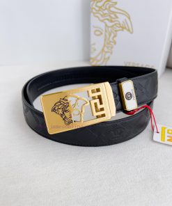 Versace Versace. ️ Belt and belt automatic beltAutomatic belt, classic head buckle made of p 33hif0zb