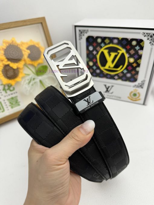 LV... Louis Vuitton automatic beltMaterial: Leather Belt with 100% Head Layer. The leather b tztffrlj