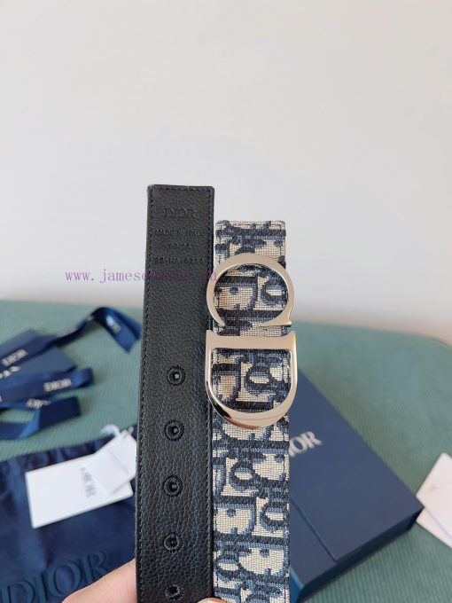 High end quality, physical photographyComes with a complete gift boxDIOR material, milkshake ck2u30pv - Image 4