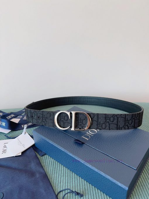 High end quality, physical photographyComes with a complete gift boxDIOR material, milkshake 1320wtw9