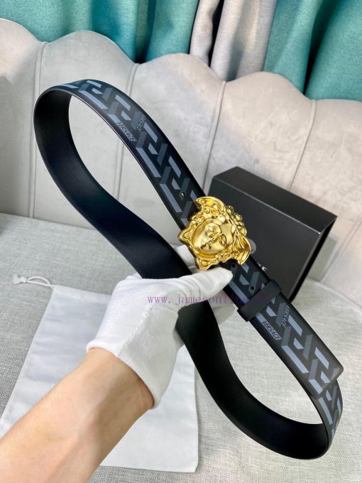Width 4.0 cm Versace This classic Versace belt is made of soft calf leather, adorned with La sa68t9hh - Image 3