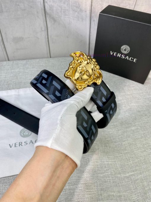 Width 4.0 cm Versace This classic Versace belt is made of soft calf leather, adorned with La sa68t9hh - Image 6