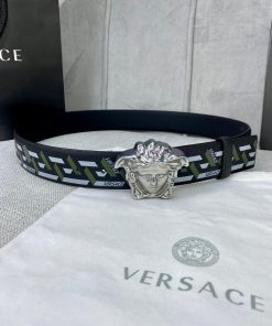 Width 4.0 cm Versace This classic Versace belt is made of soft calf leather, adorned with La 4yqm3q2u