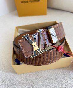 LV... Louis Vuitton Belt and BeltsBuckle, classic pure steel material with ground rubber sur 67ocrra4