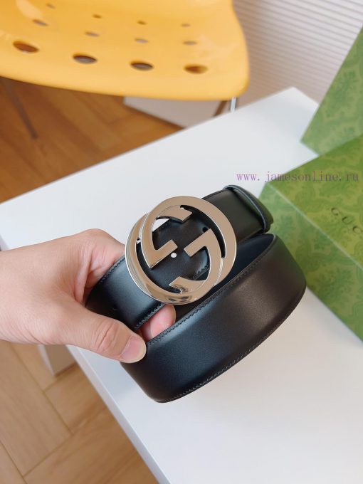 GUCCI's new round interlocking double G buckle continues to showcase classic details in acce gcake2q3 - Image 3