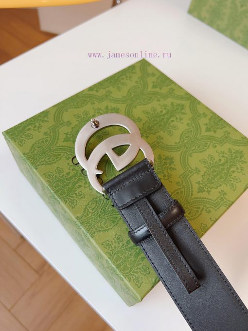 GUCCI's new round interlocking double G buckle continues to showcase classic details in acce uogkdf8y - Image 10