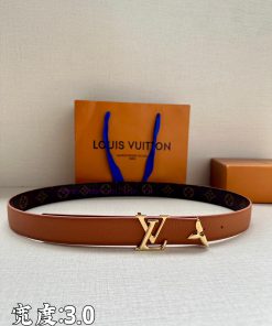 This 3.4-wide LV Initiales double-sided belt is made of brand new lychee leather, with a ric w3r6tbis