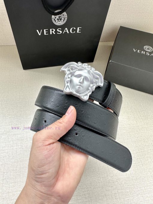 Width 4.0cm Versace. The buckle of this Versace belt is adorned with the iconic matte buckle y6x8temz - Image 5