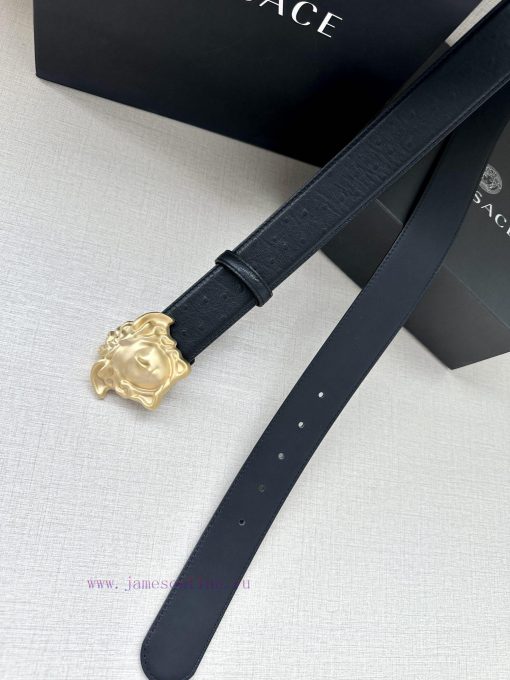 Width 4.0cm Versace. The buckle of this Versace belt is adorned with the iconic matte buckle y6x8temz - Image 8