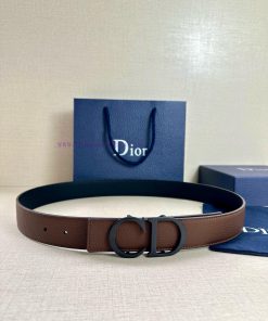Dior's double-sided belt combines elegant temperament with modern style. Both sides are care c8o8js63