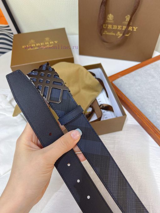 The new Burberry belt is synchronized with the new Italian made belt, made of selected smoot g13r014t - Image 2