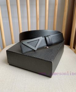 PRADA's buckle style waist belt comes from a multifunctional combination accessory series th lbqkm7yu