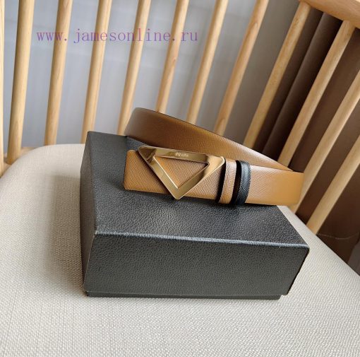 PRADA's buckle style waist belt comes from a multifunctional combination accessory series th js78voa0