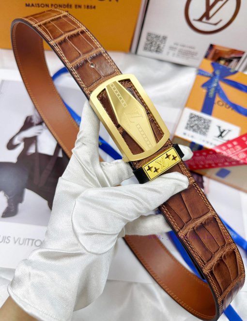 Belt LV Louis Vuitton replicaThe waistband is made of 100% cowhide, ensuring a 24K pure stee 9adp0a4p - Image 5