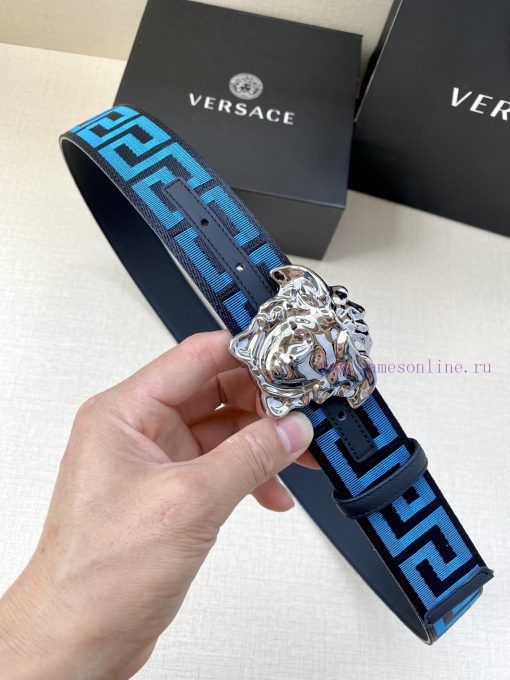 Width 3.8cm Versace This satin belt from Versace has a very casual style, adorned with the i 2g1ju2p1