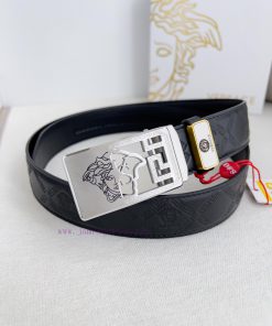 Versace Versace. ️ Belt and belt automatic beltAutomatic belt, classic head buckle made of p p3kf6vsv