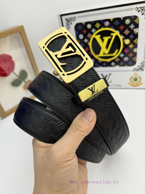 LV... Louis Vuitton automatic beltMaterial: Leather Belt with 100% Head Layer. The leather b tk08mh36