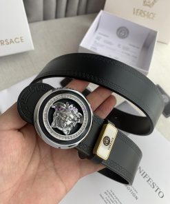 Versace. Versace ️Hanging buckle, classic human head pure copper hanging buckle, photographe izabl2ek