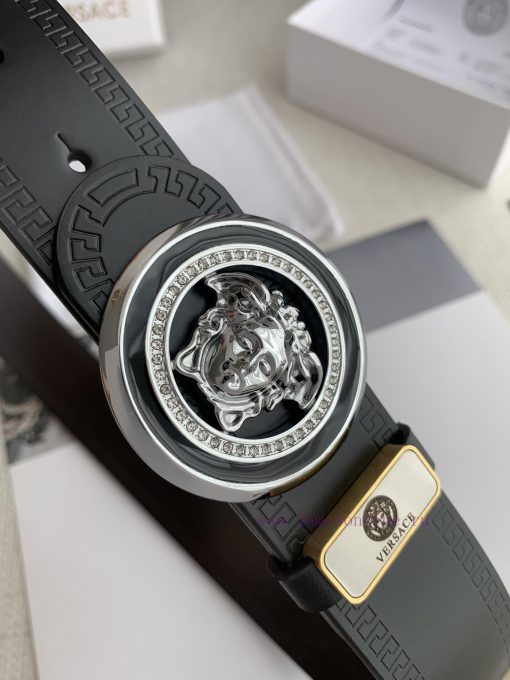 Versace. Versace ️Hanging buckle, classic human head pure copper hanging buckle, photographe izabl2ek - Image 4