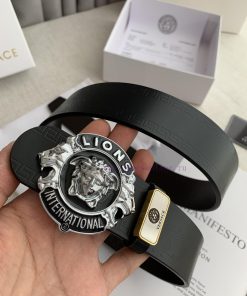 Versace. Versace ️Hanging buckle, classic human head pure copper hanging buckle, photographe xslfvhzh