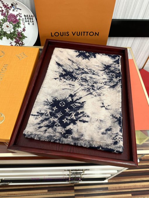The top-notch design of the new L v 2023 is so beautiful. I really admire the actual productwtye7a5l - Image 13