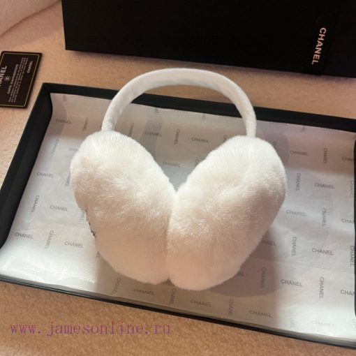 Burberry's new rabbit hair earmuffsp9ntdf1r - Image 5