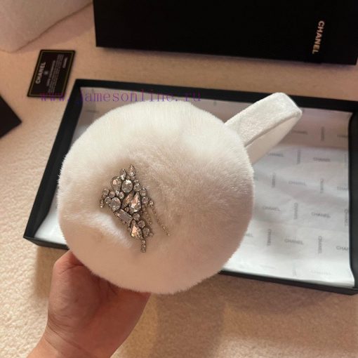 Burberry's new rabbit hair earmuffsp9ntdf1r - Image 13