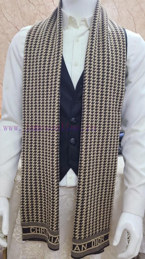 Dior, high-end cashmere knitted scarves can be formal or casual, very classic for both men a0t18m9cf - Image 2