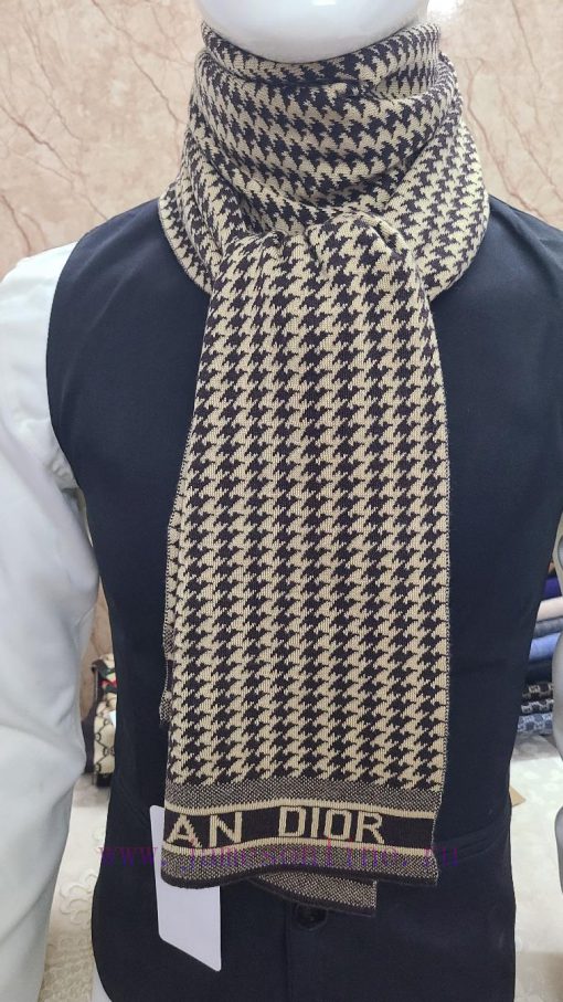 Dior, high-end cashmere knitted scarves can be formal or casual, very classic for both men a0t18m9cf - Image 13